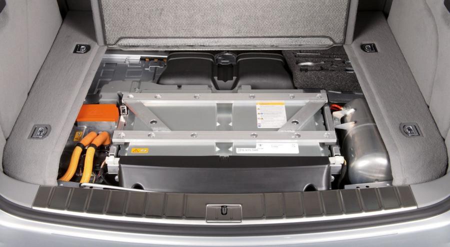  Porsche Cayenne S Hybrid 2007 года  (фото 18 из 21)